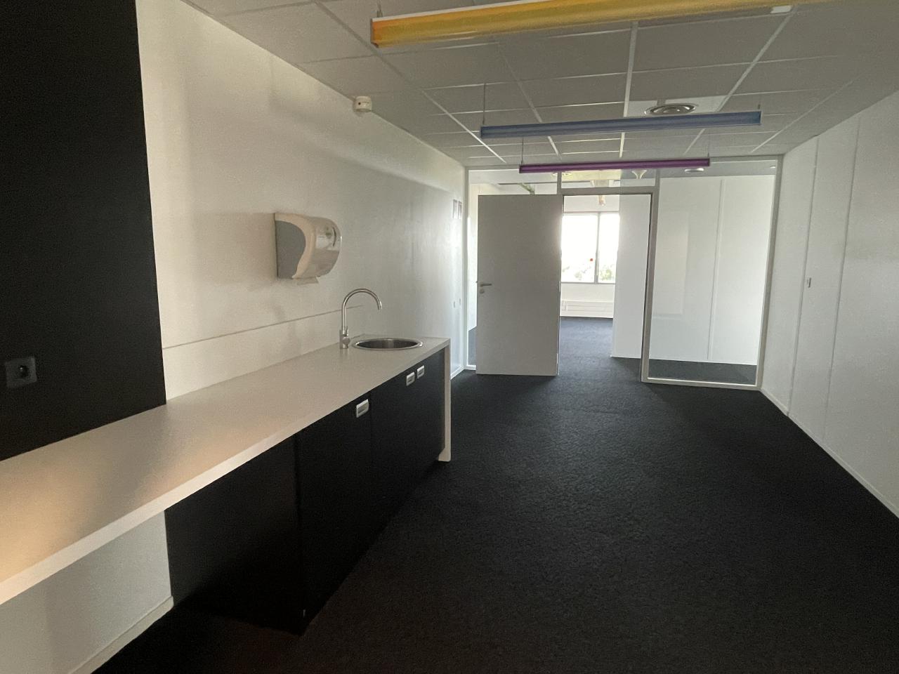 Bureau Saint-Jacques-de-la-Lande 2816m² Location bureau Saint-Jacques-de-la-Lande Ille-et-Vilaine OLBUR2119830 31